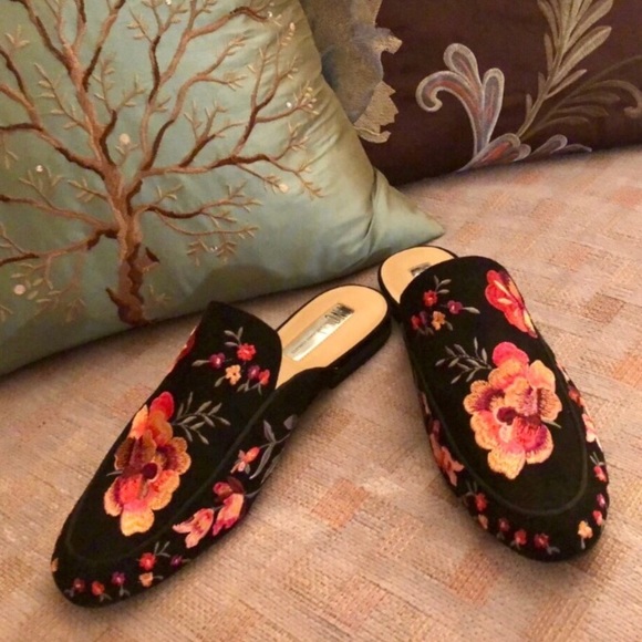 INC International Concepts Shoes - NWT INC Gorgeous Black Suede Flowered Mules